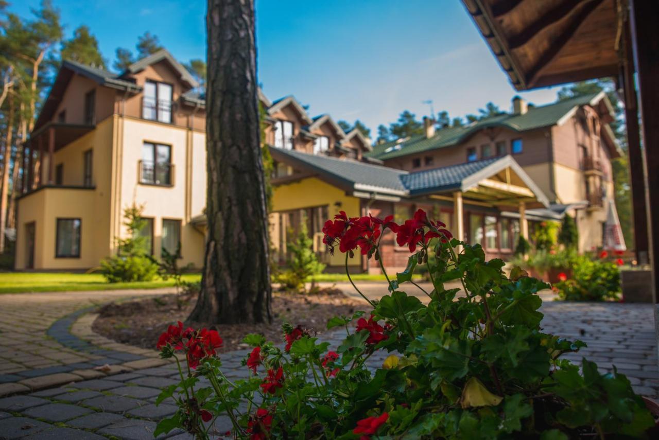 Hotel Eljot Sielpia Wielka Exterior foto